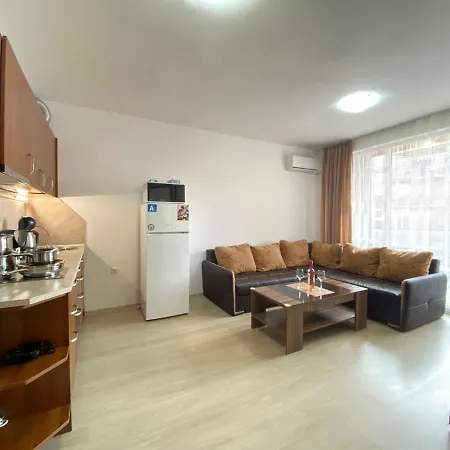 Apartman Bratanov Sunny View Central *